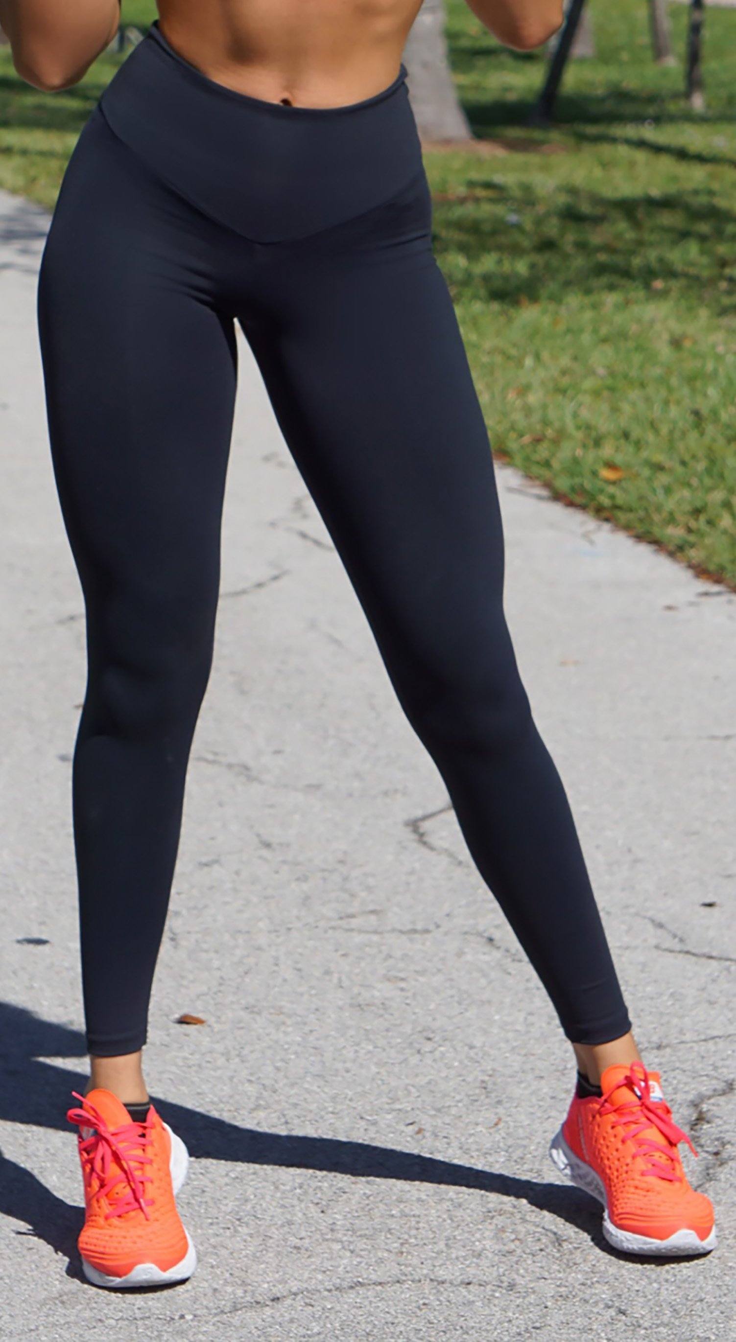 Basic Scrunch Booty Tights - Black – We Are Found Active